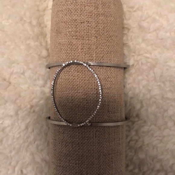 Bracelet - Picture 1 of 3